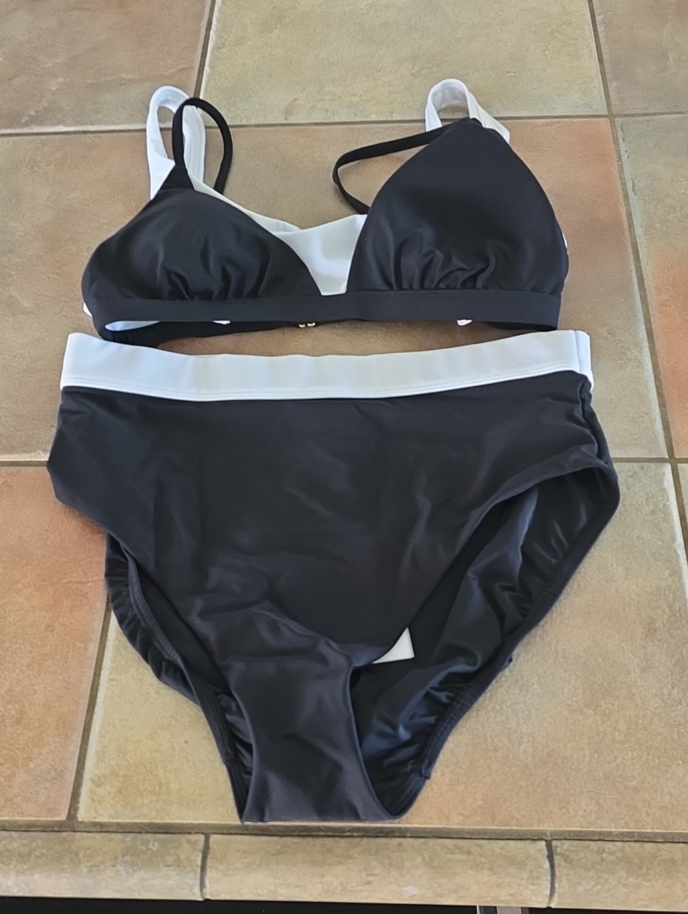Mimi Flam8bgo Black & White Two-Piece High-Waist Bikini - Women Swim Sz 8 Nwt